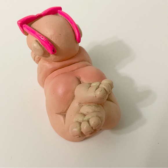 Vintage Wetherbee Pig Figurine Sun Bathing Figure - Picture 8 of 14